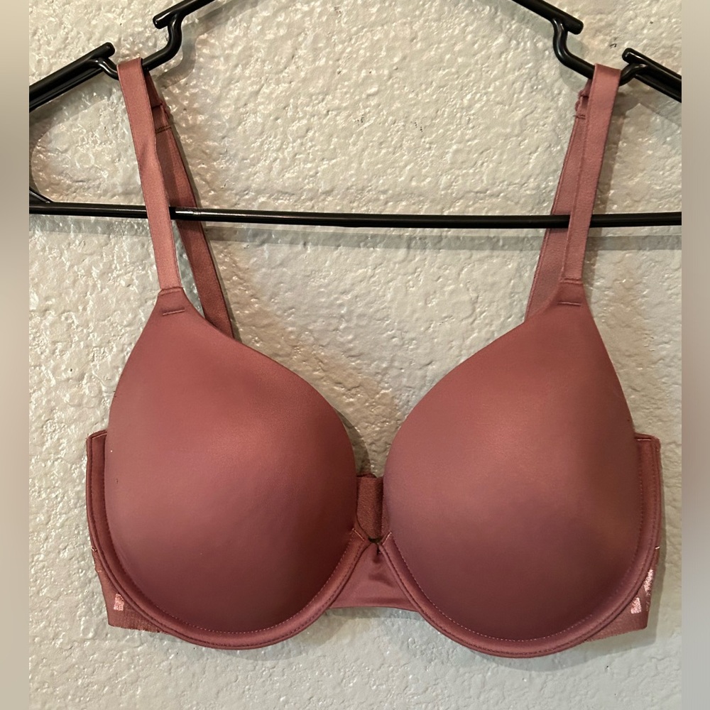 Victoria’s Secret Pink bra